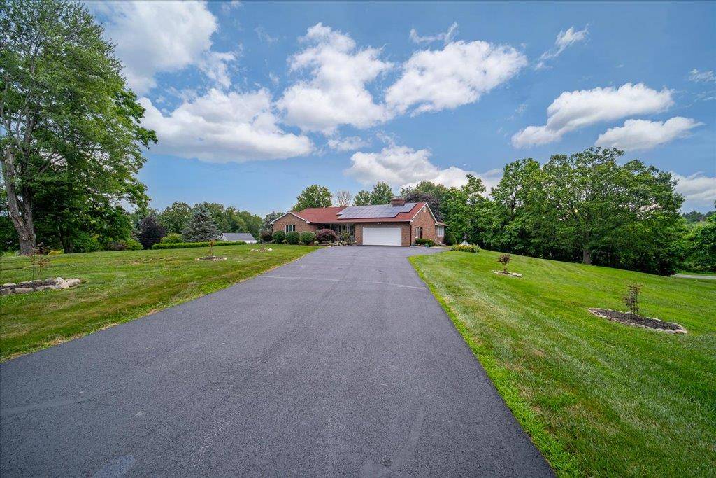 Wallkill, NY 12589,487 New Hurley RD