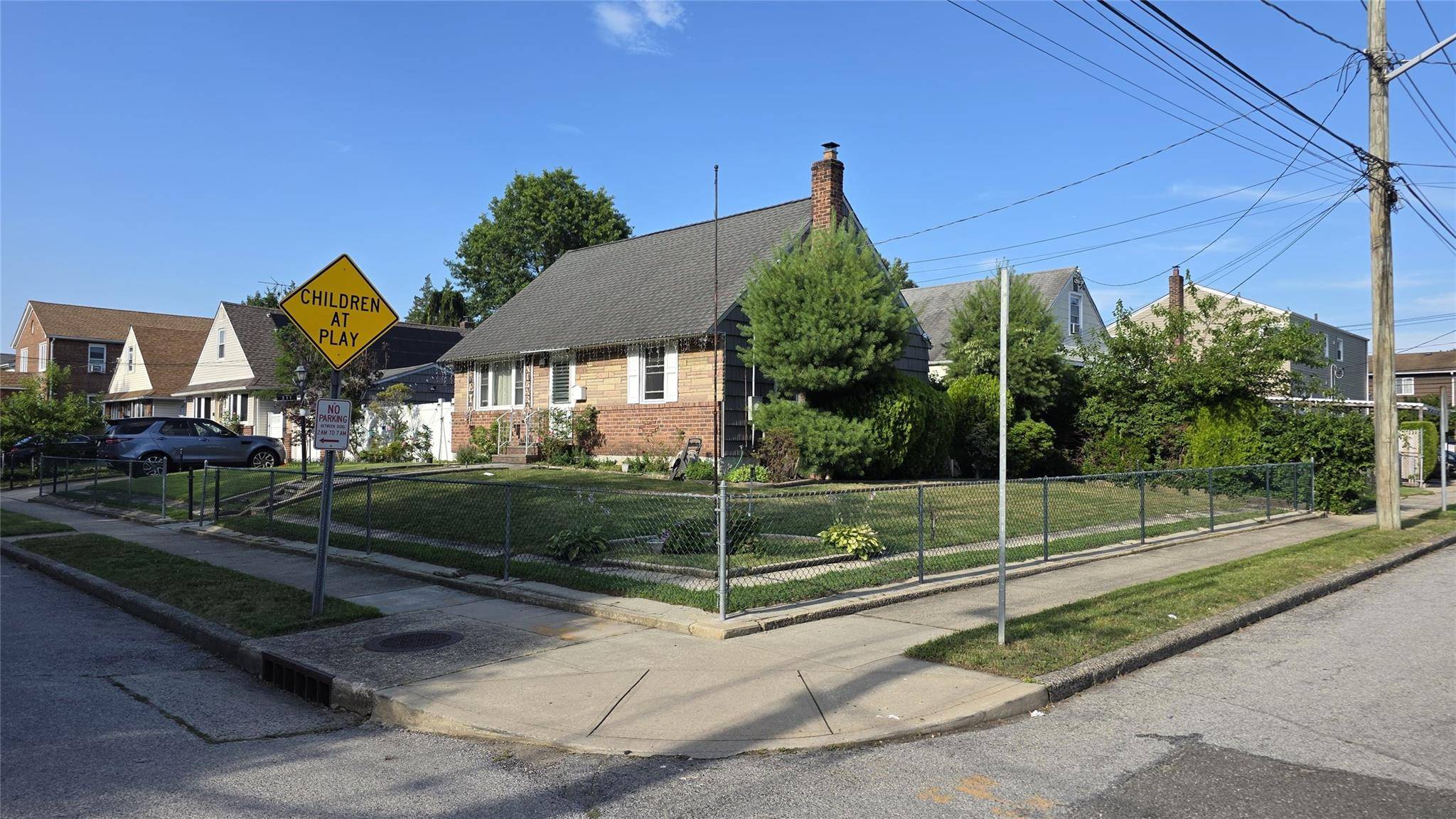 Elmont, NY 11003,311 Travis AVE