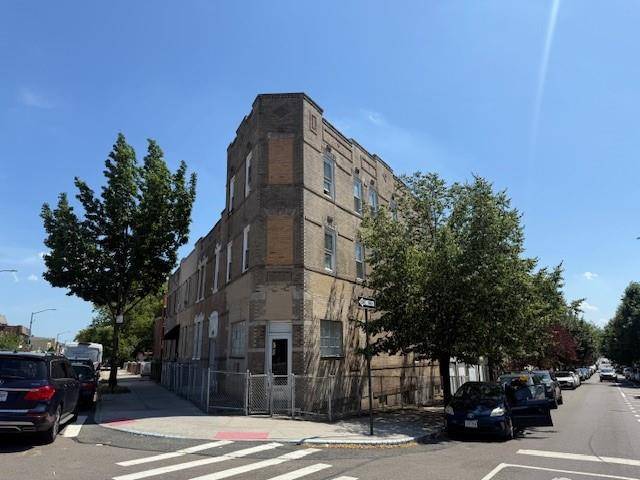 Astoria, NY 11103,4302 Newtown RD