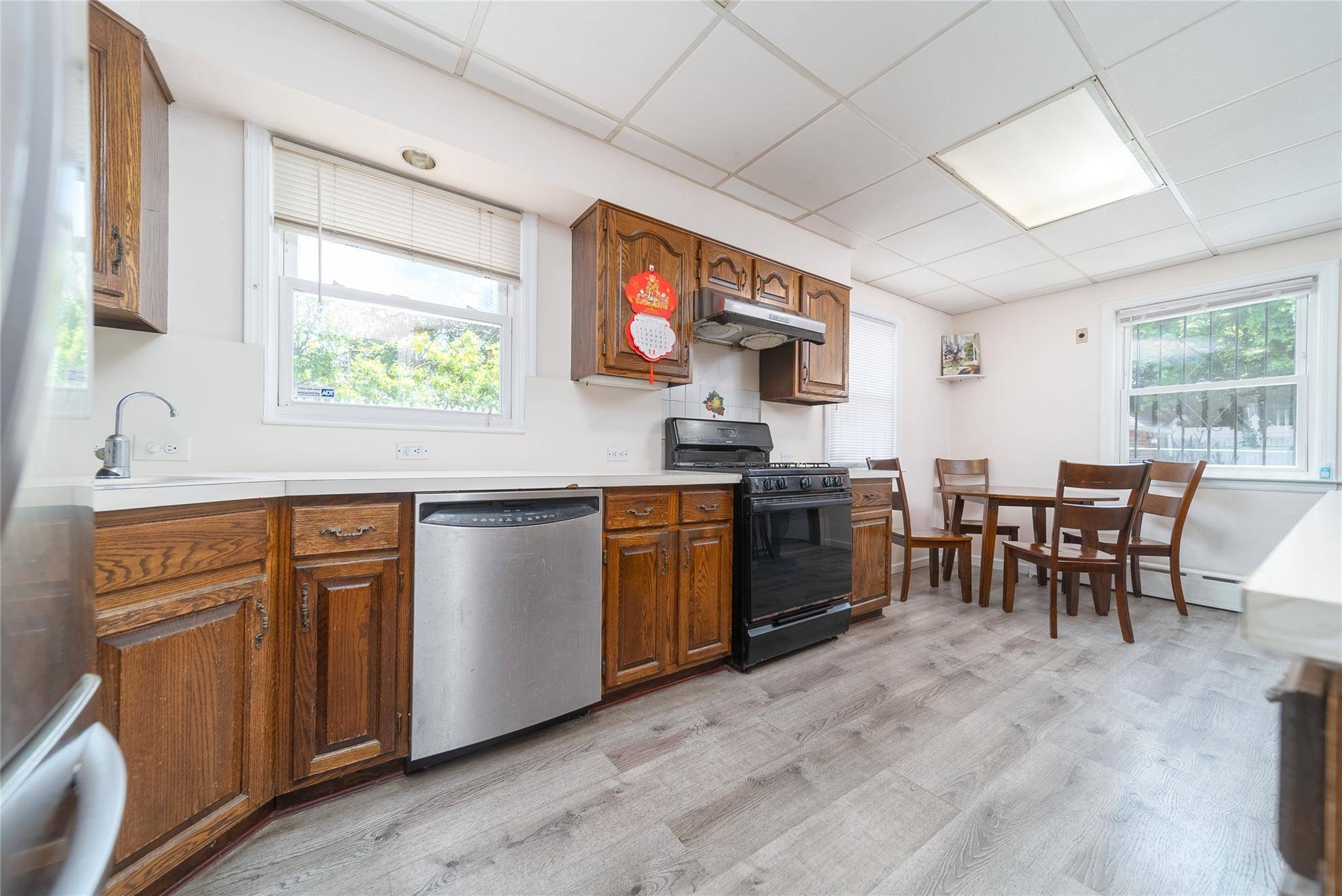 Bayside, NY 11364,58-44 219th ST