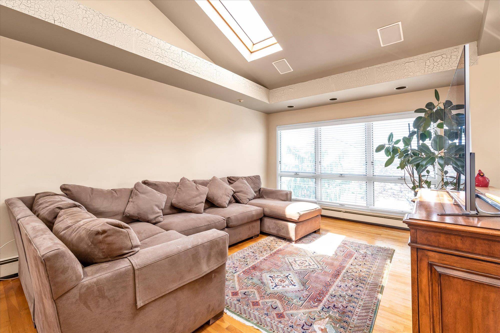 Oceanside, NY 11572,3337 Murdock AVE