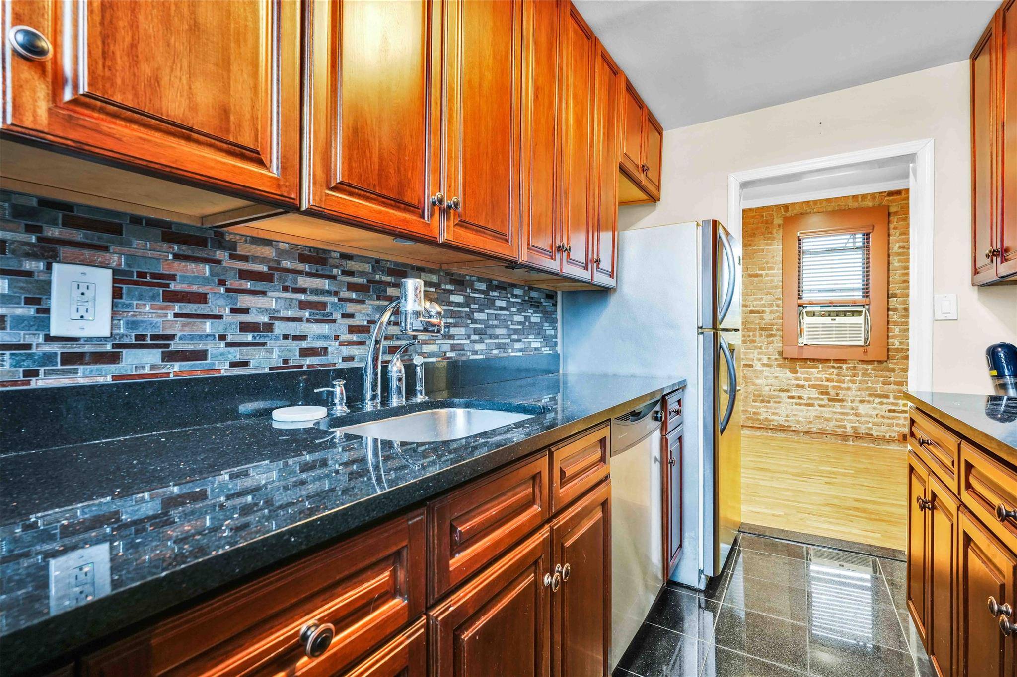 Astoria, NY 11105,21-58 35 ST #5D
