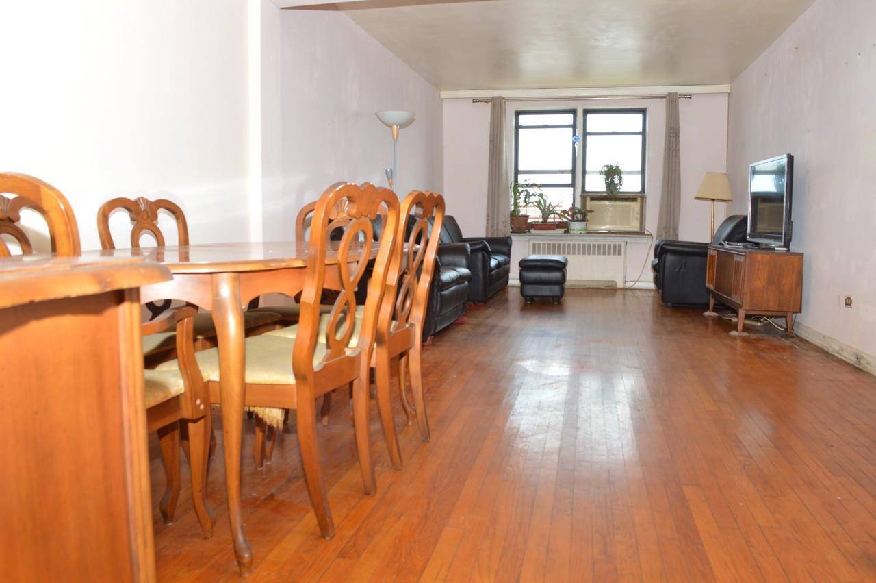 Flushing, NY 11354,147-37 Roosevelt AVE #5A