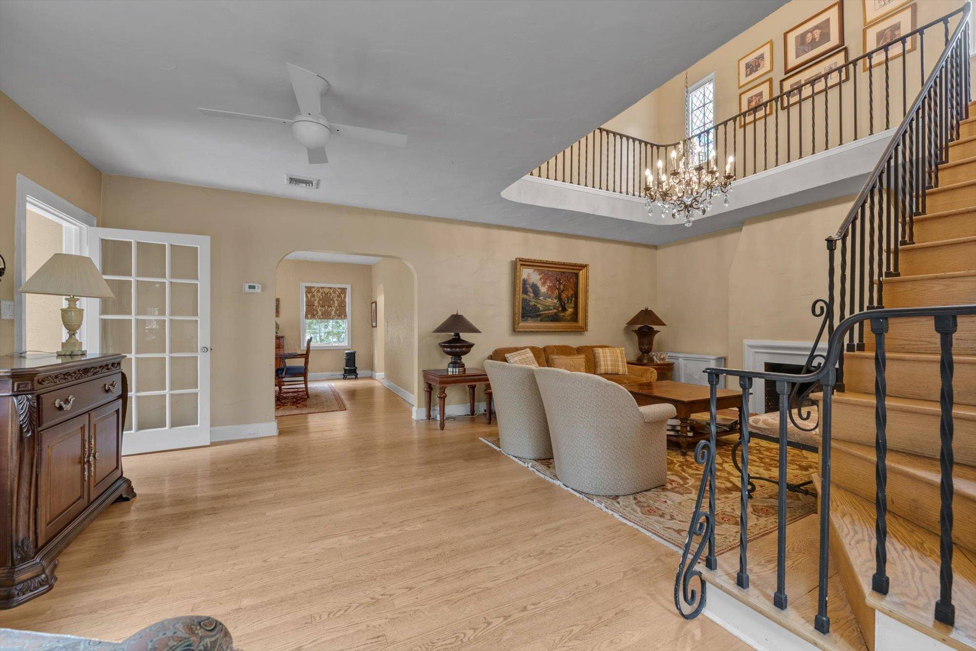 Great Neck, NY 11023,142 Baker Hill RD