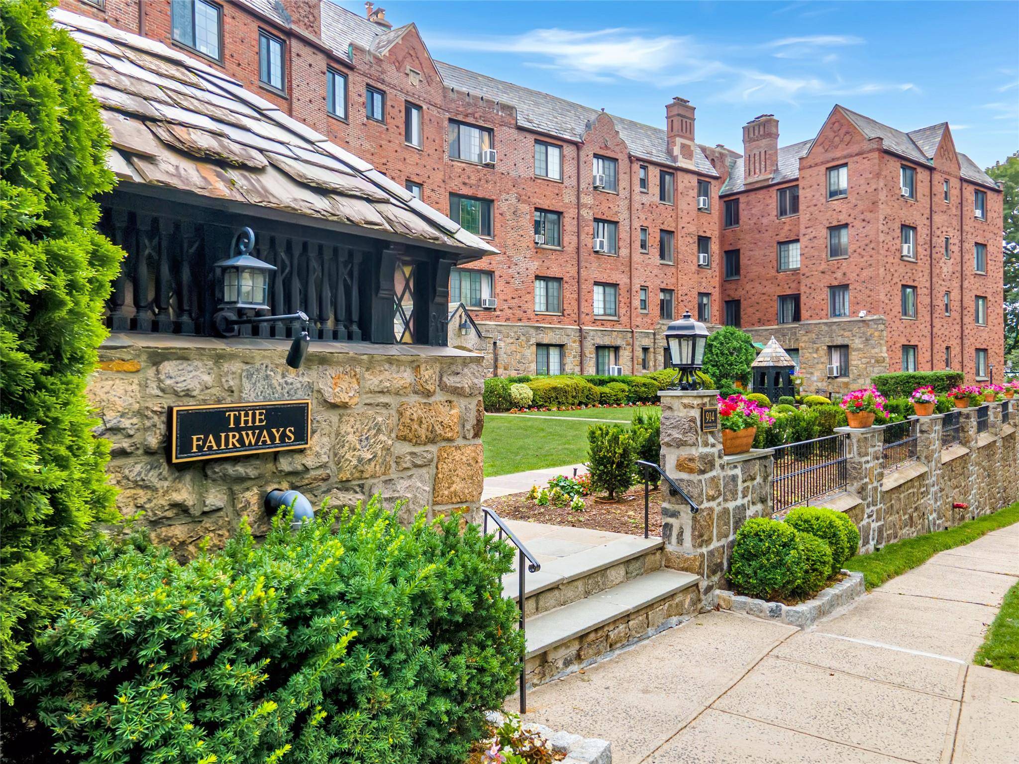 Pelham, NY 10803,914 Wynnewood RD #3R
