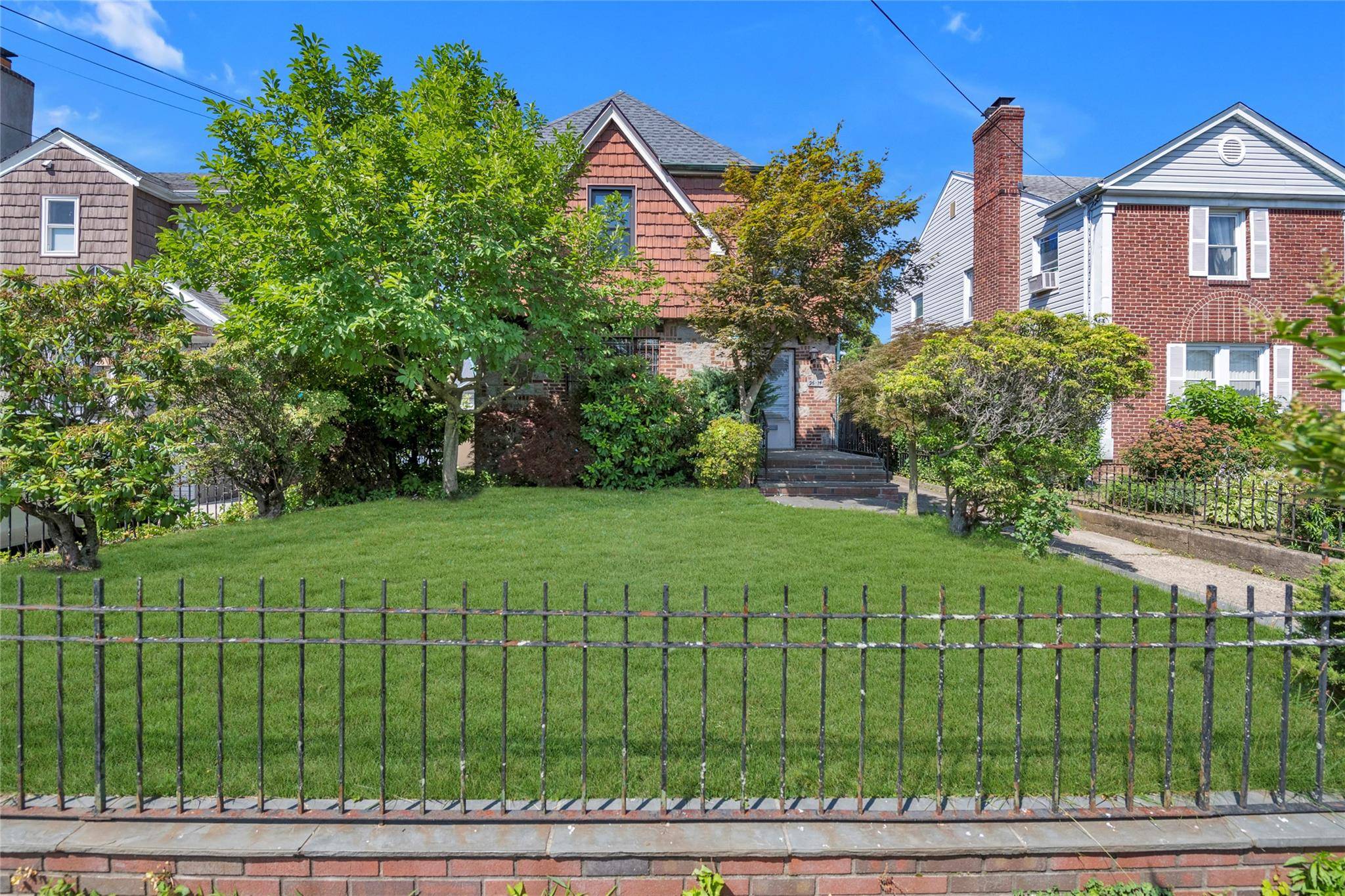 Bayside, NY 11360,2614 202nd ST