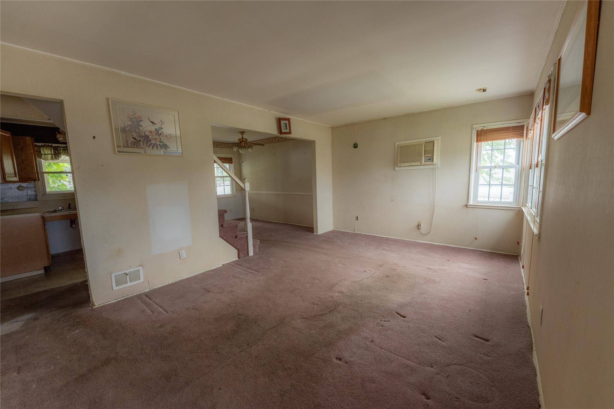 Seaford, NY 11783,4092 Maywood DR