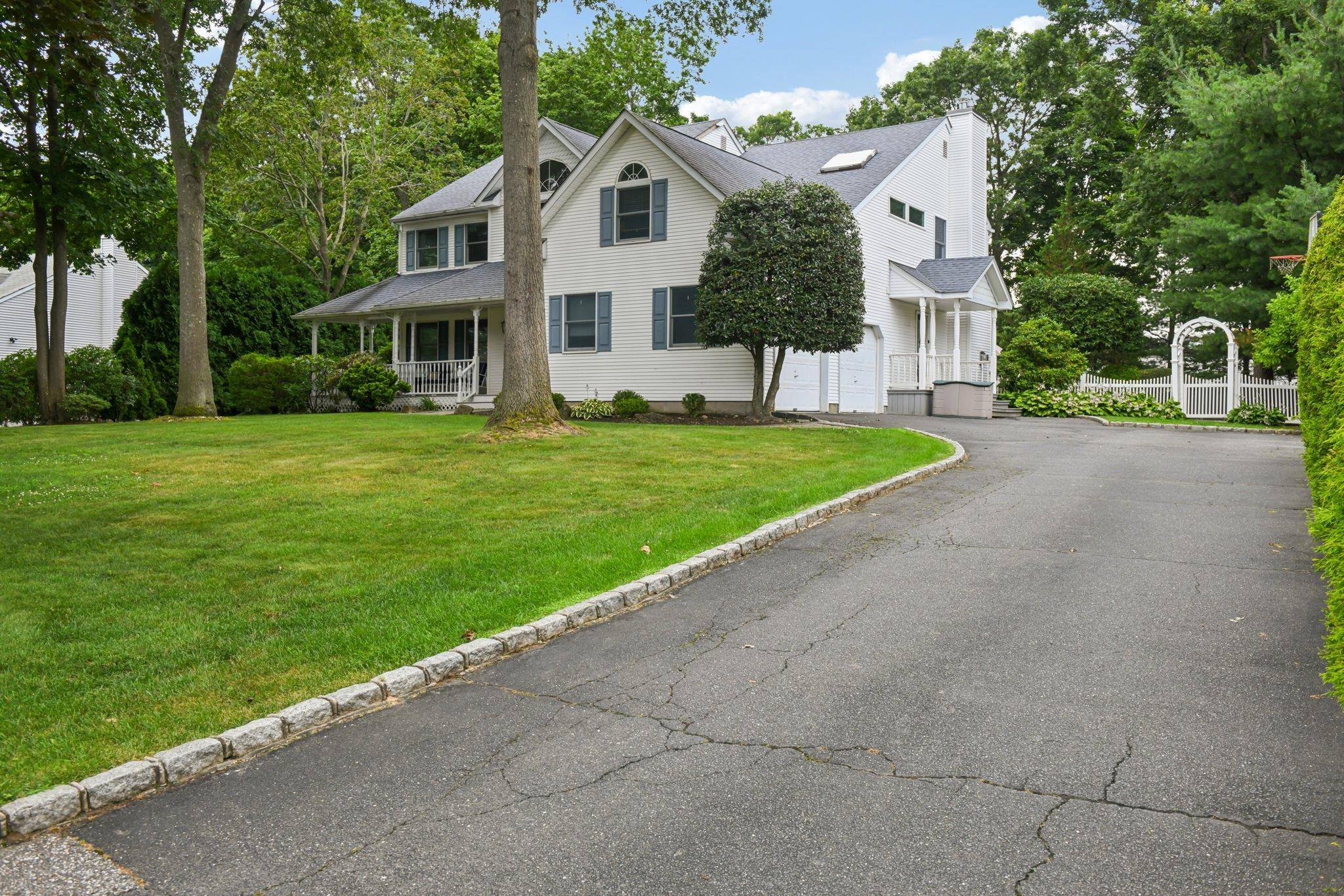Saint James, NY 11780,5 Aspen CIR