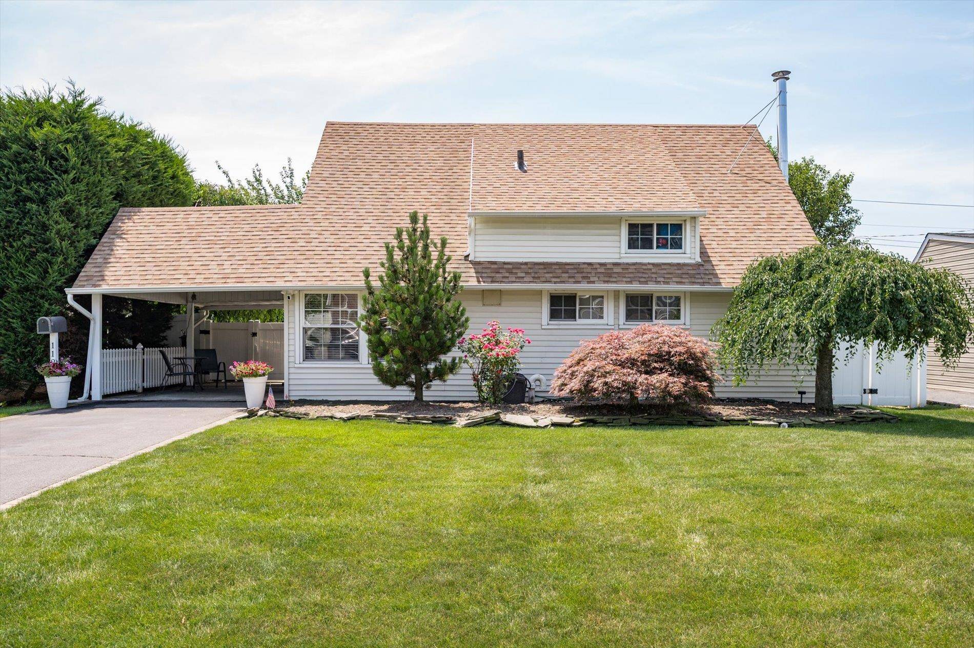 Wantagh, NY 11793,112 Twin LN