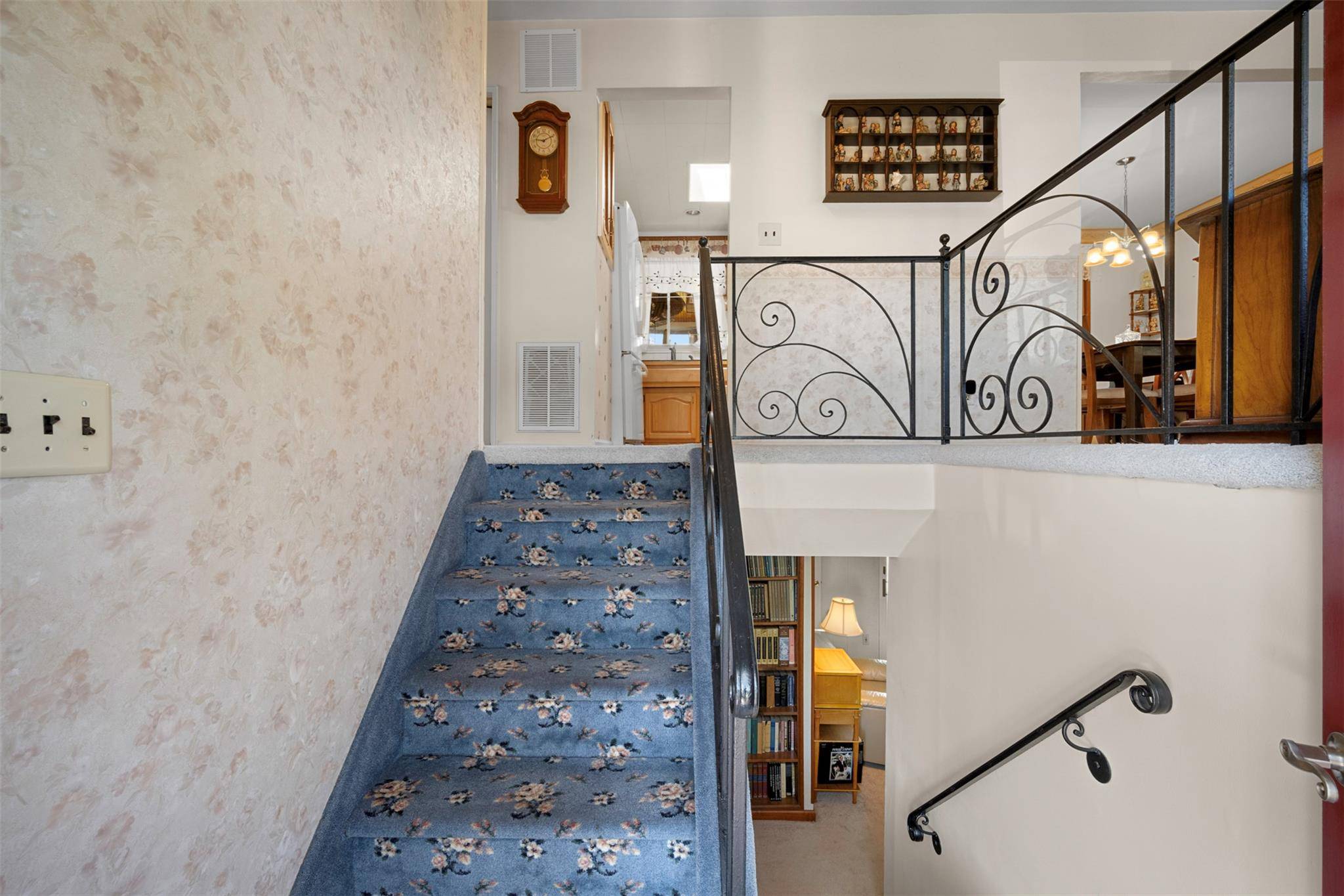 Brentwood, NY 11717,27 Douglass ST