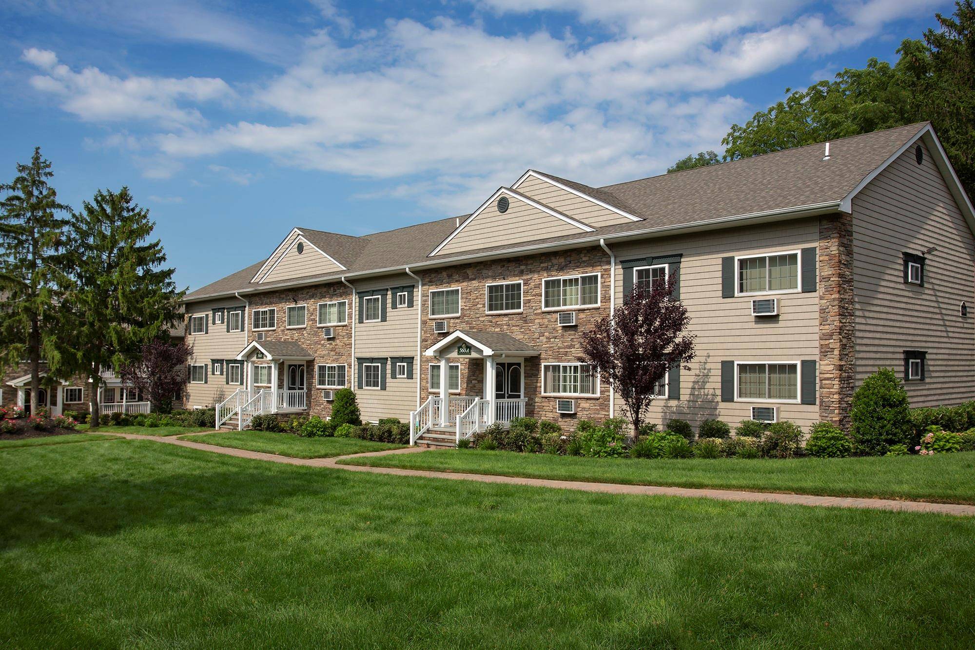 Hauppauge, NY 11788,554 New HWY #3-1h