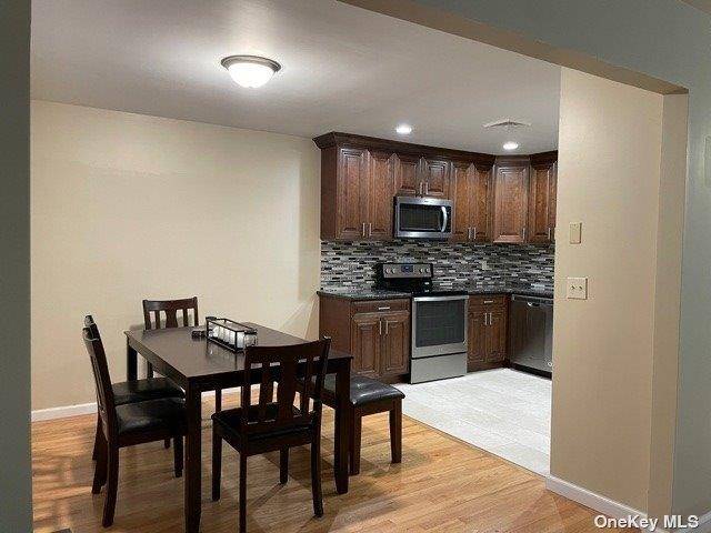 Kings Park, NY 11754,21 W Main ST #B