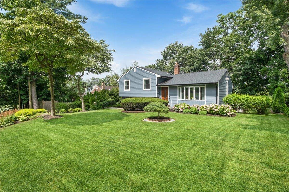 Scarsdale, NY 10583,4 Highview DR