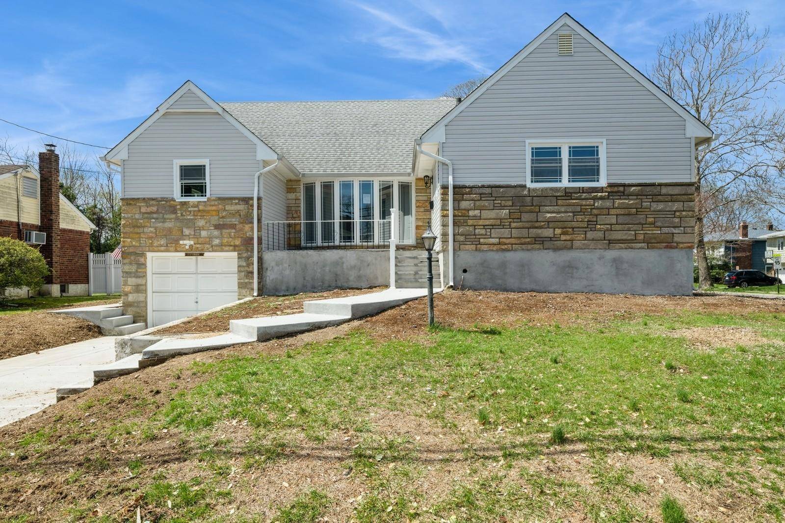 Glen Cove, NY 11542,15 Kirkwood DR