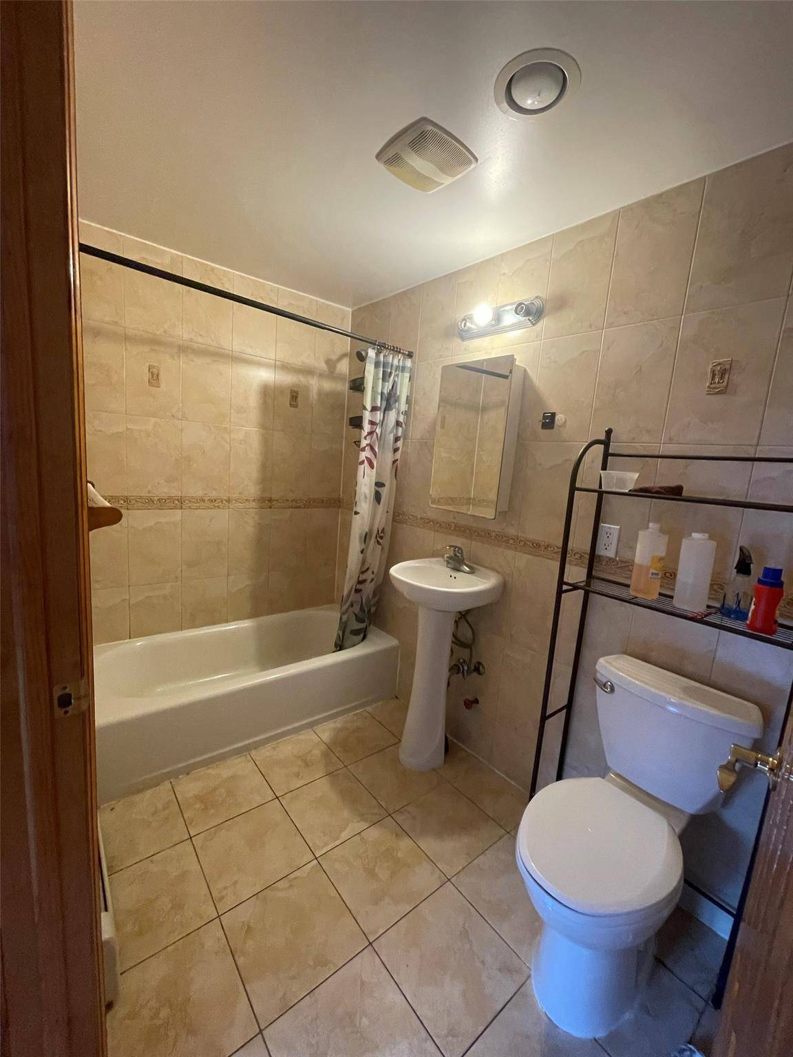 Flushing, NY 11355,144-77 Barclay AVE #3D