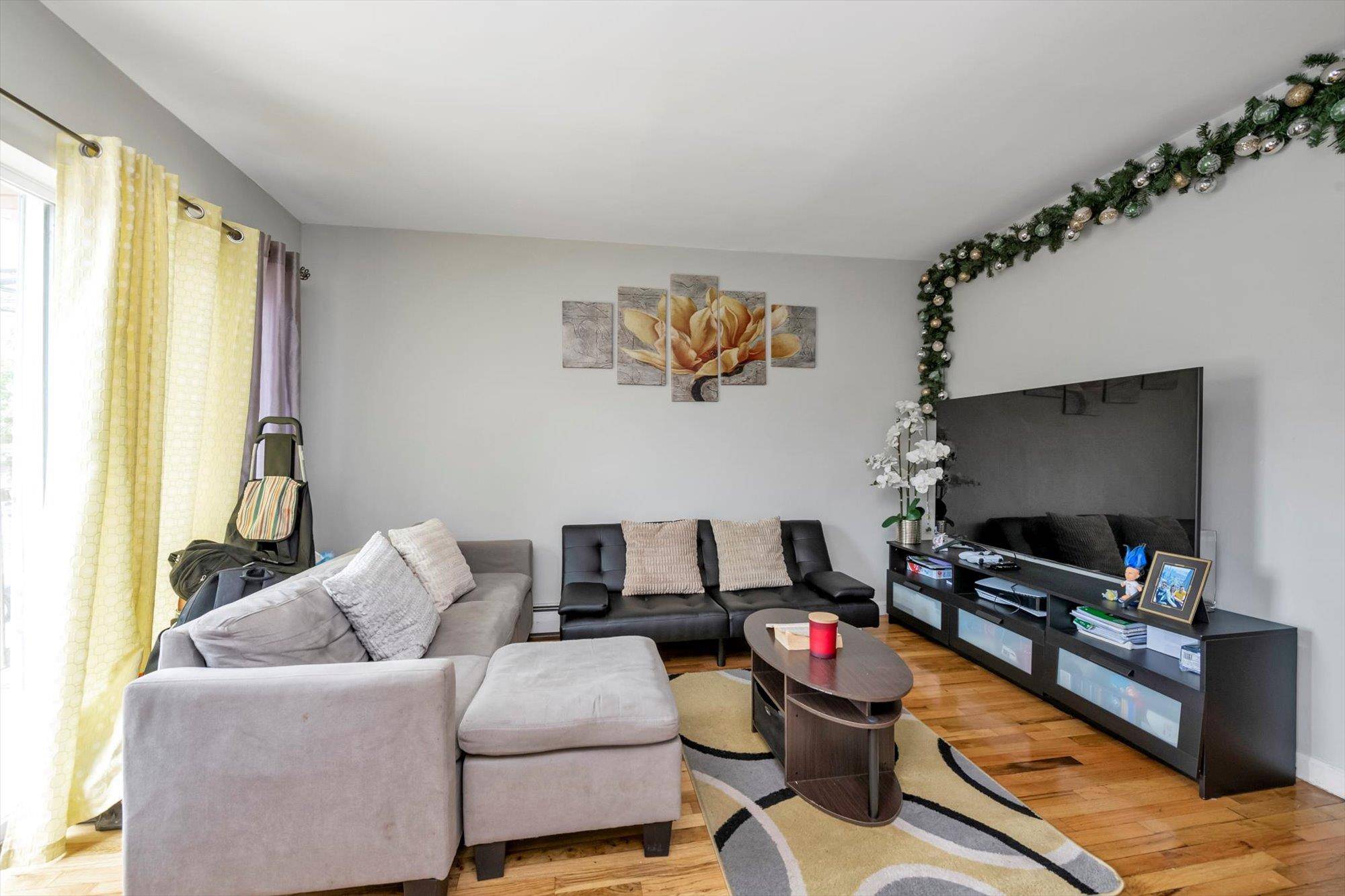 Corona, NY 11368,58-07 Van Cleef ST