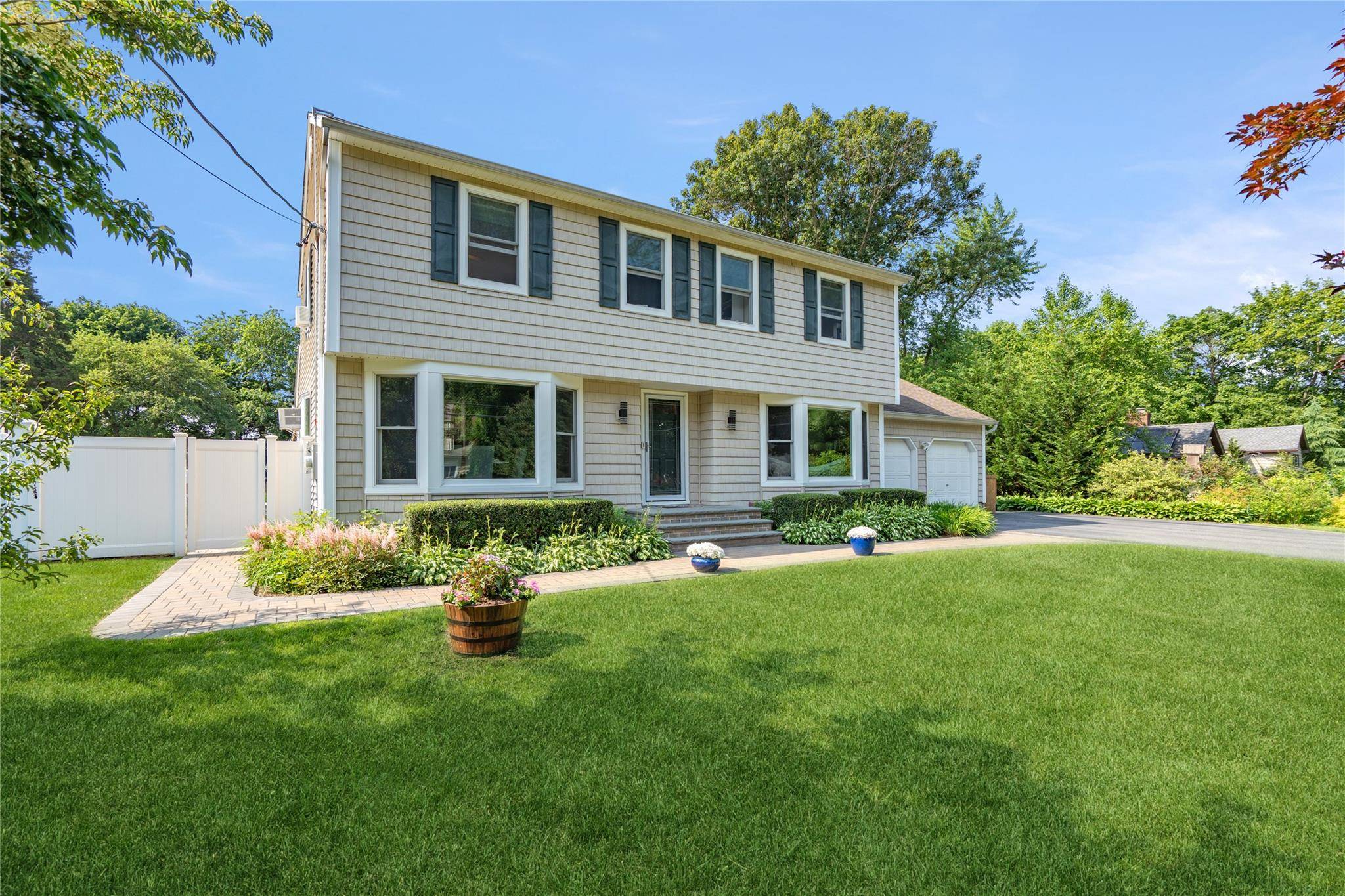 East Northport, NY 11731,42 Colonial ST
