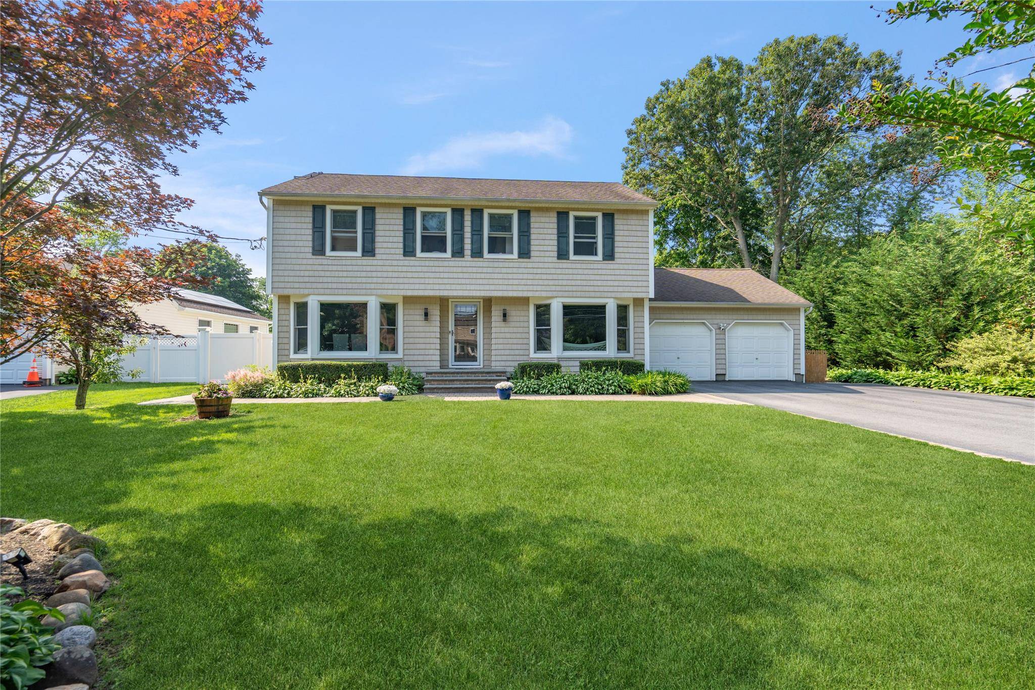 East Northport, NY 11731,42 Colonial ST