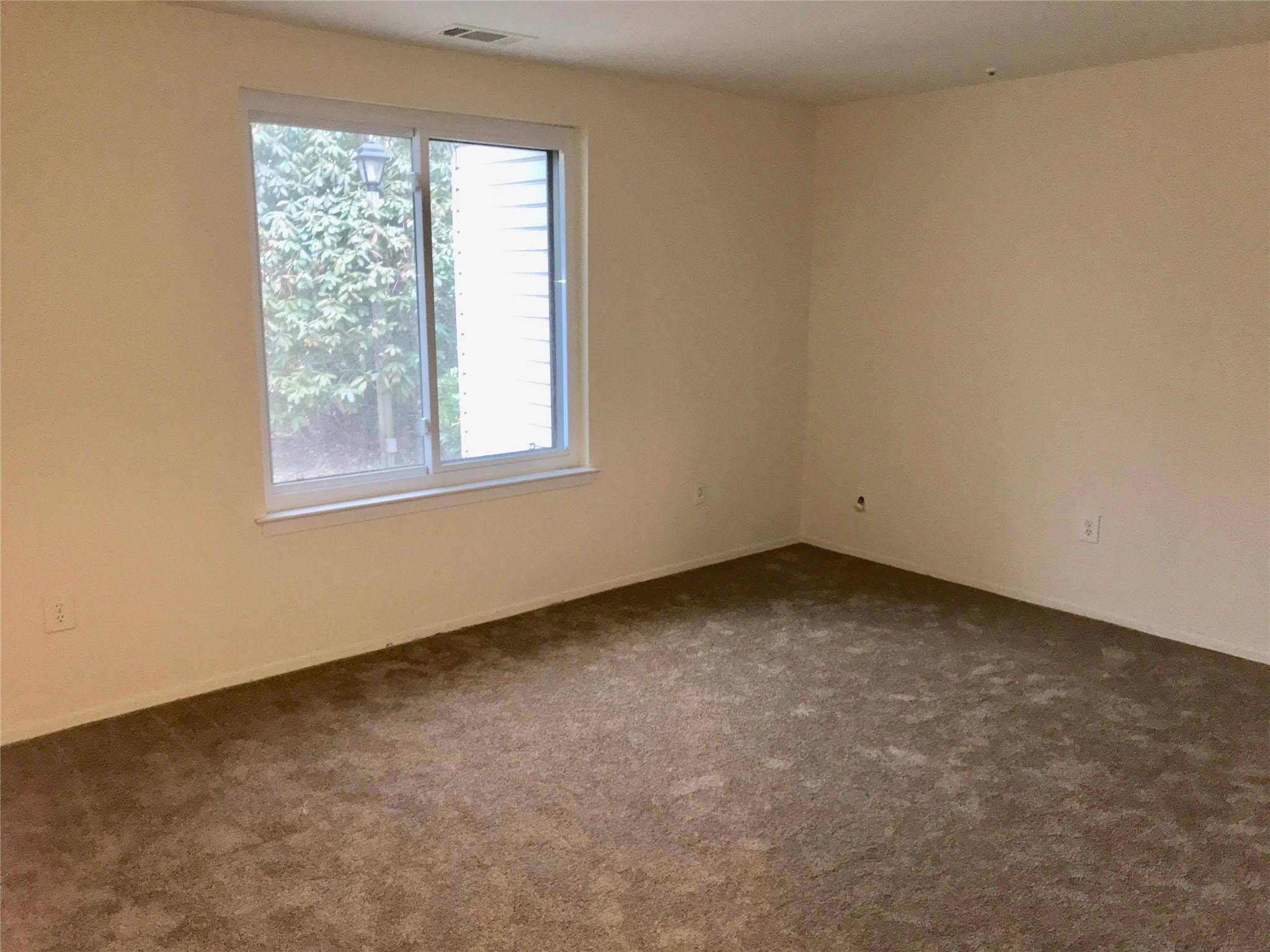 Coram, NY 11727,309 Clubhouse CT