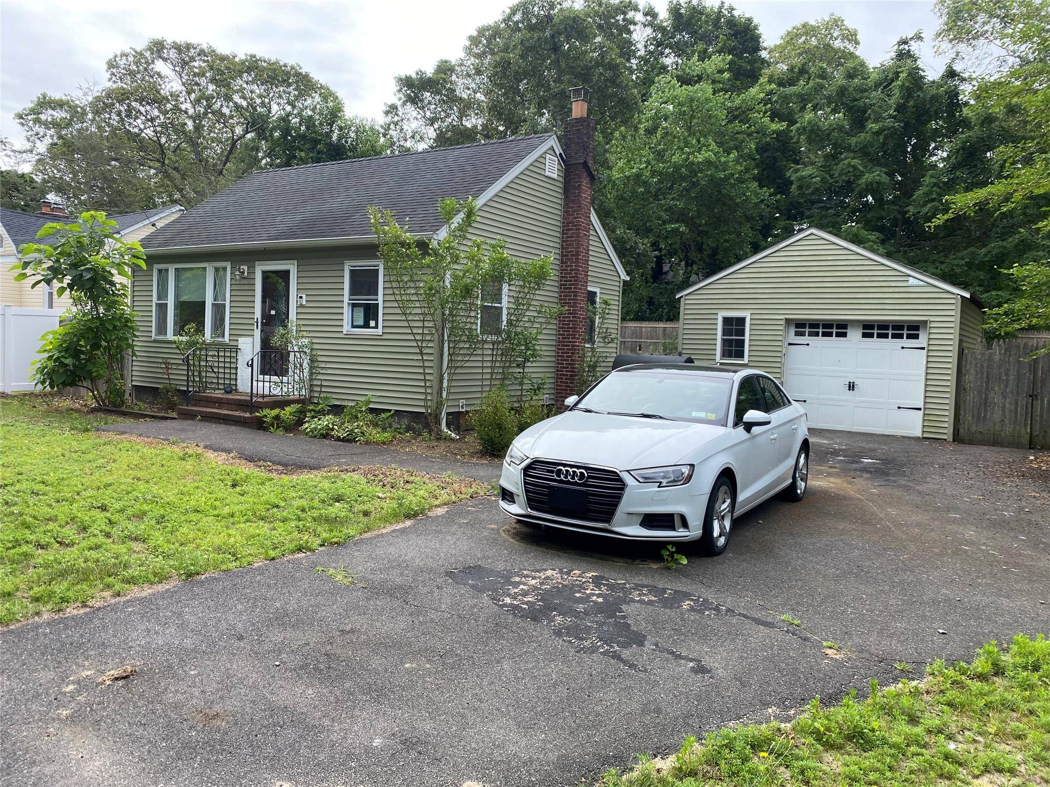 Selden, NY 11784,34 Ormond AVE
