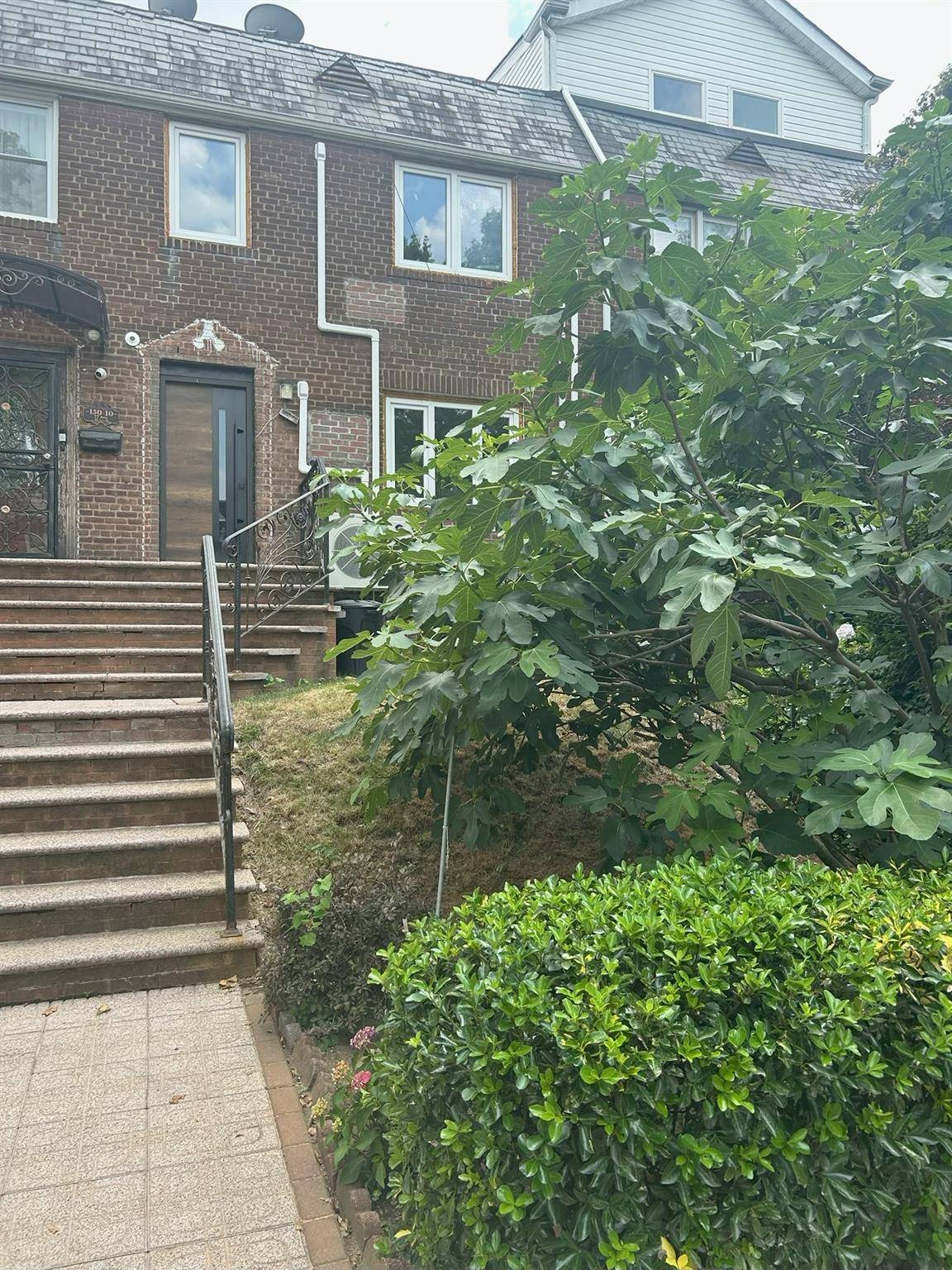Kew Garden Hills, NY 11367,150-08 77th AVE