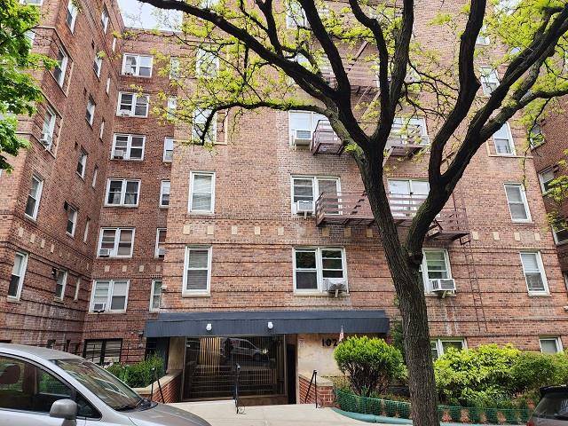 Forest Hills, NY 11375,102-55 67 DR #LF