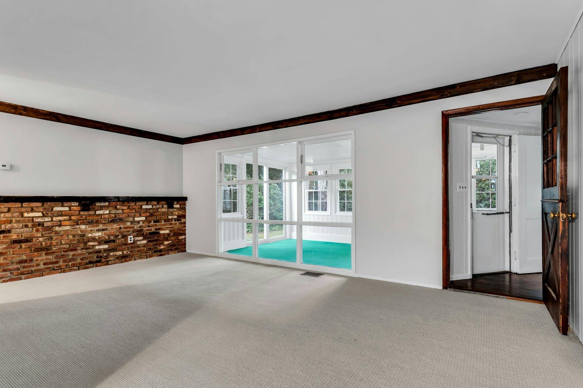 Glen Cove, NY 11542,209 Lawrence LN