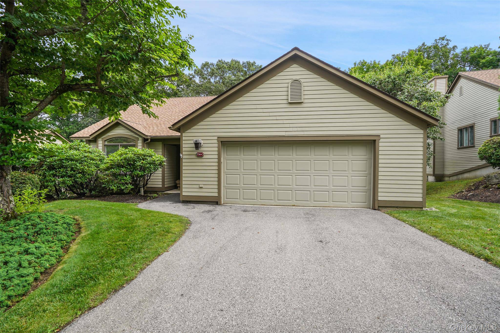 Somers, NY 10589,734 Heritage Hills DR #C