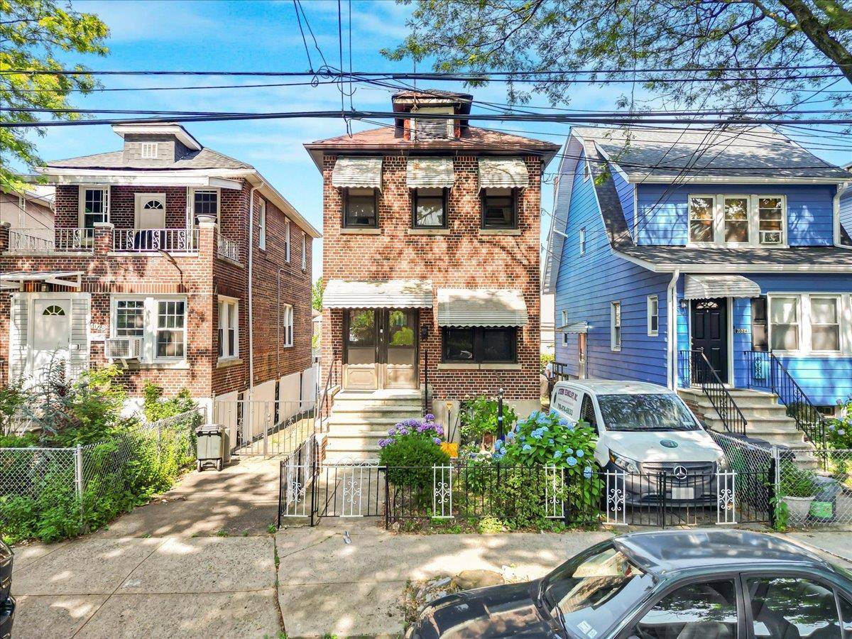 Bronx, NY 10466,4026 Wickham AVE