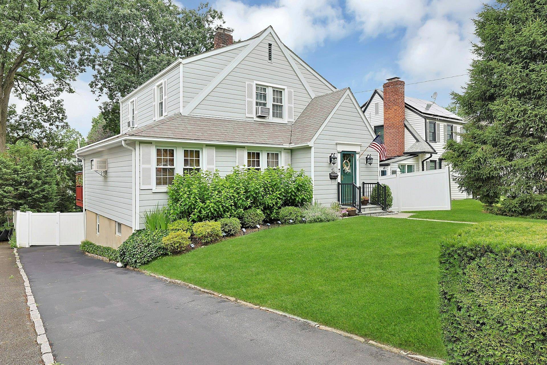 Yonkers, NY 10701,41 Cowdrey Street