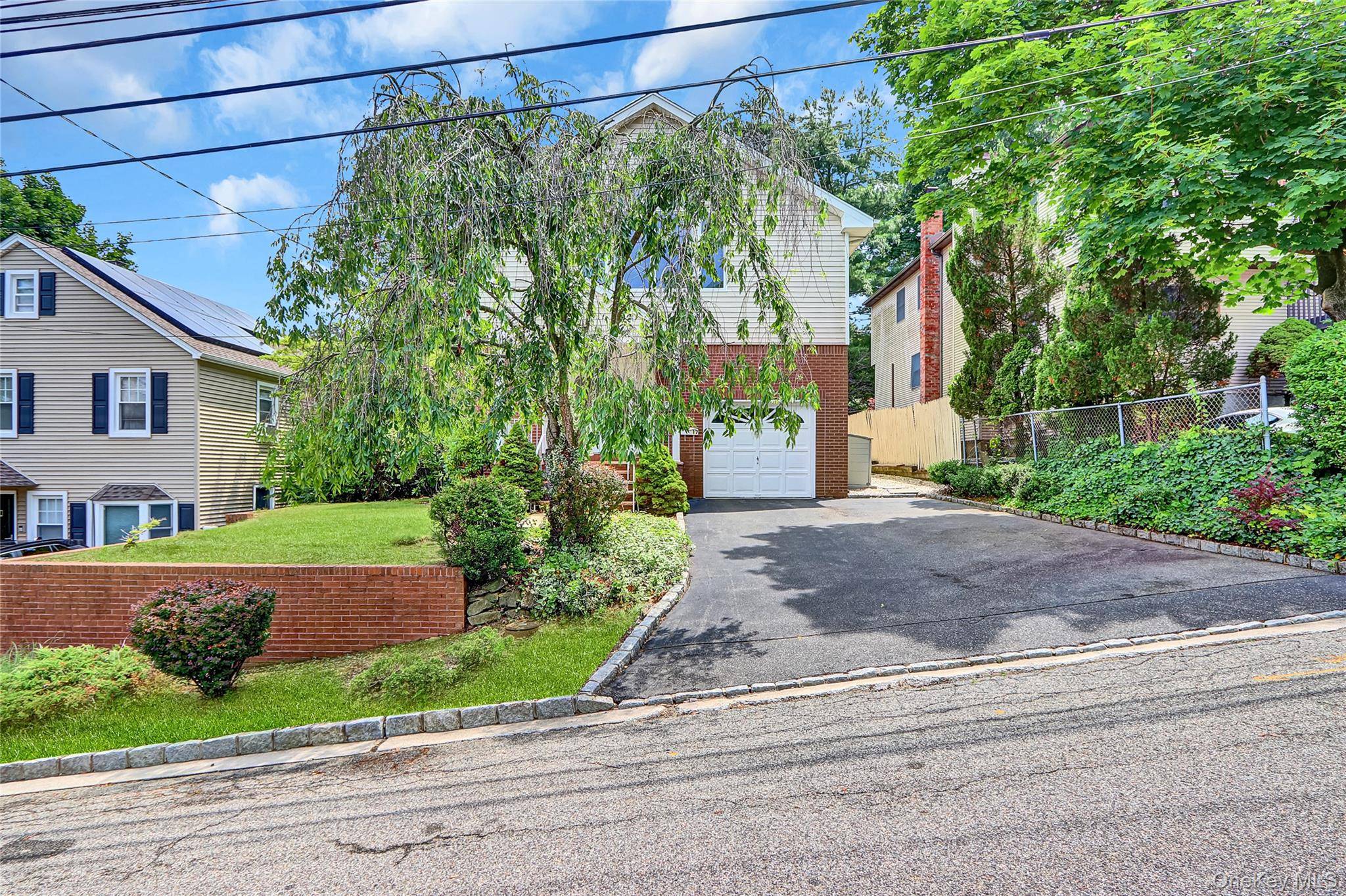 Oyster Bay, NY 11771,17 Singworth ST