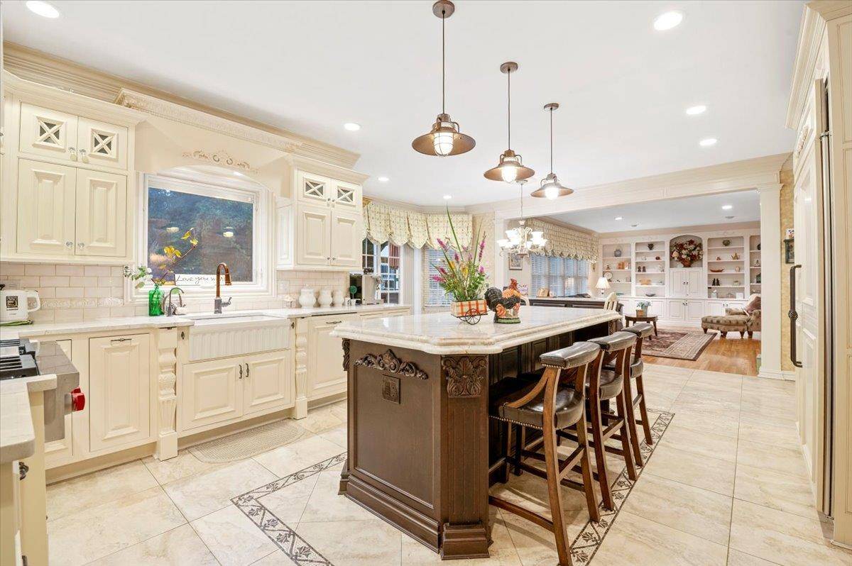 Woodbury, NY 11797,12 Caumsett Farms LN