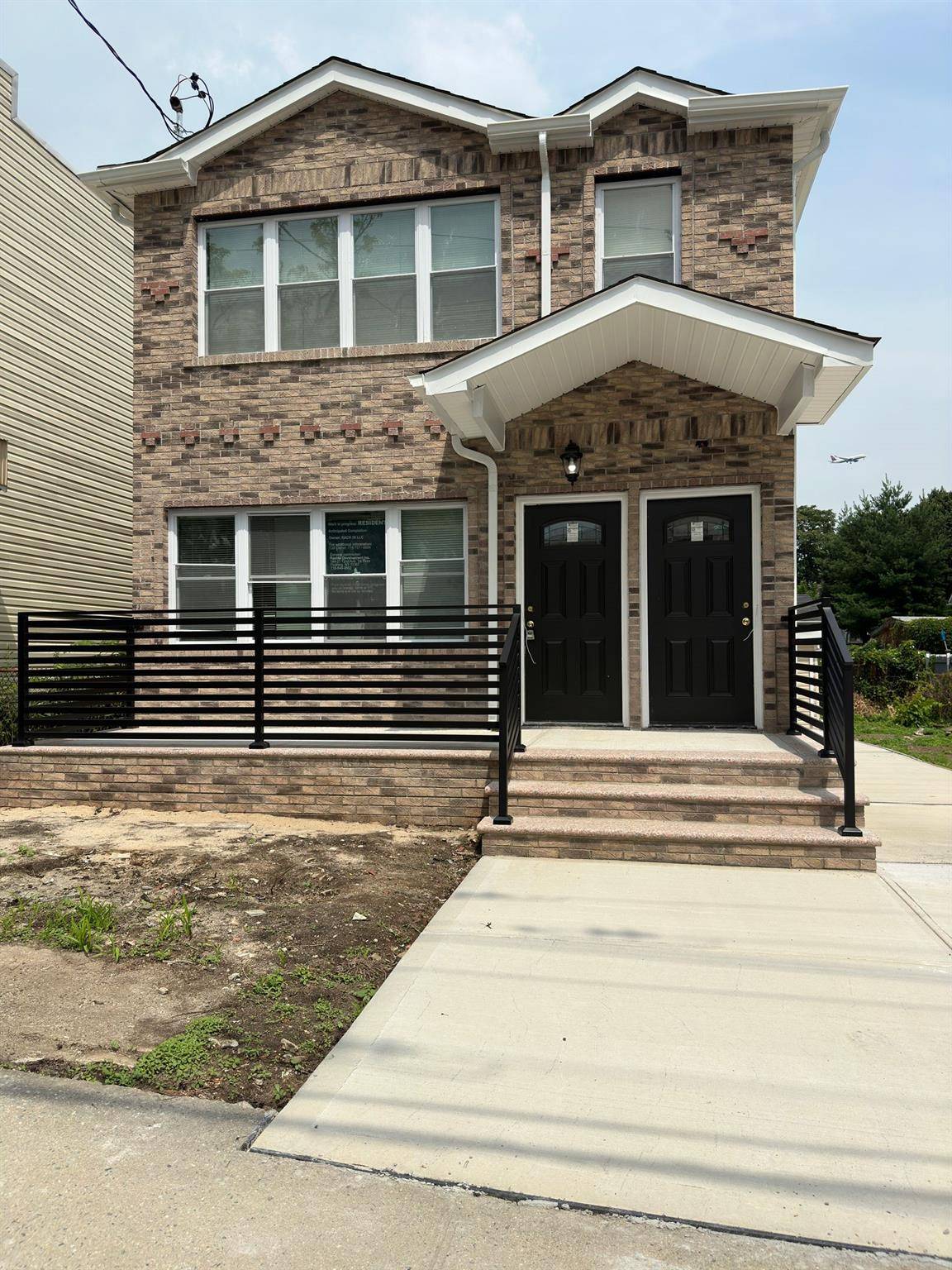 Bronx, NY 10473,330 Taylor AVE