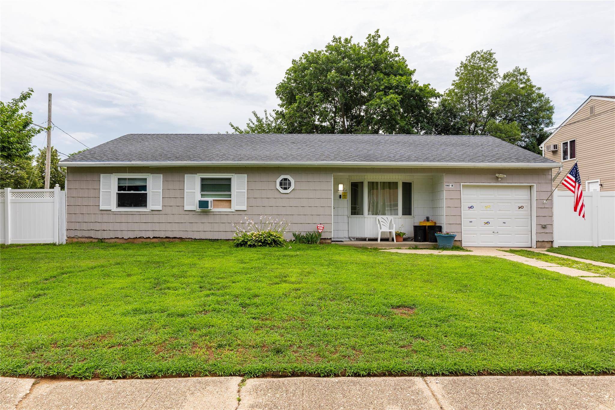 Massapequa, NY 11758,24 Quail RUN