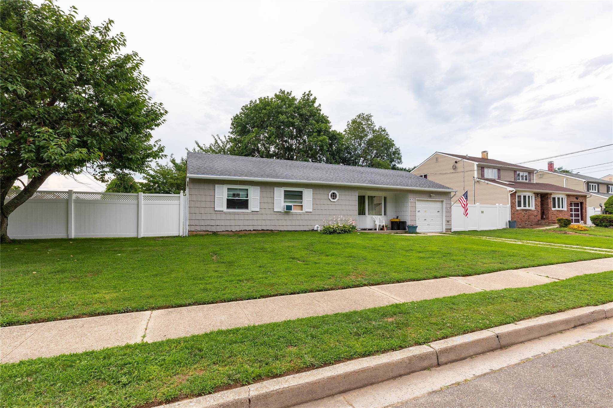 Massapequa, NY 11758,24 Quail RUN