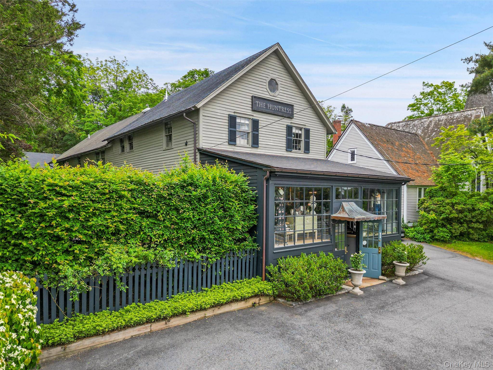 Pound Ridge, NY 10576,259 Westchester AVE
