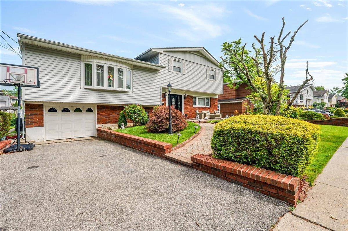 Yonkers, NY 10710,54 Maria LN