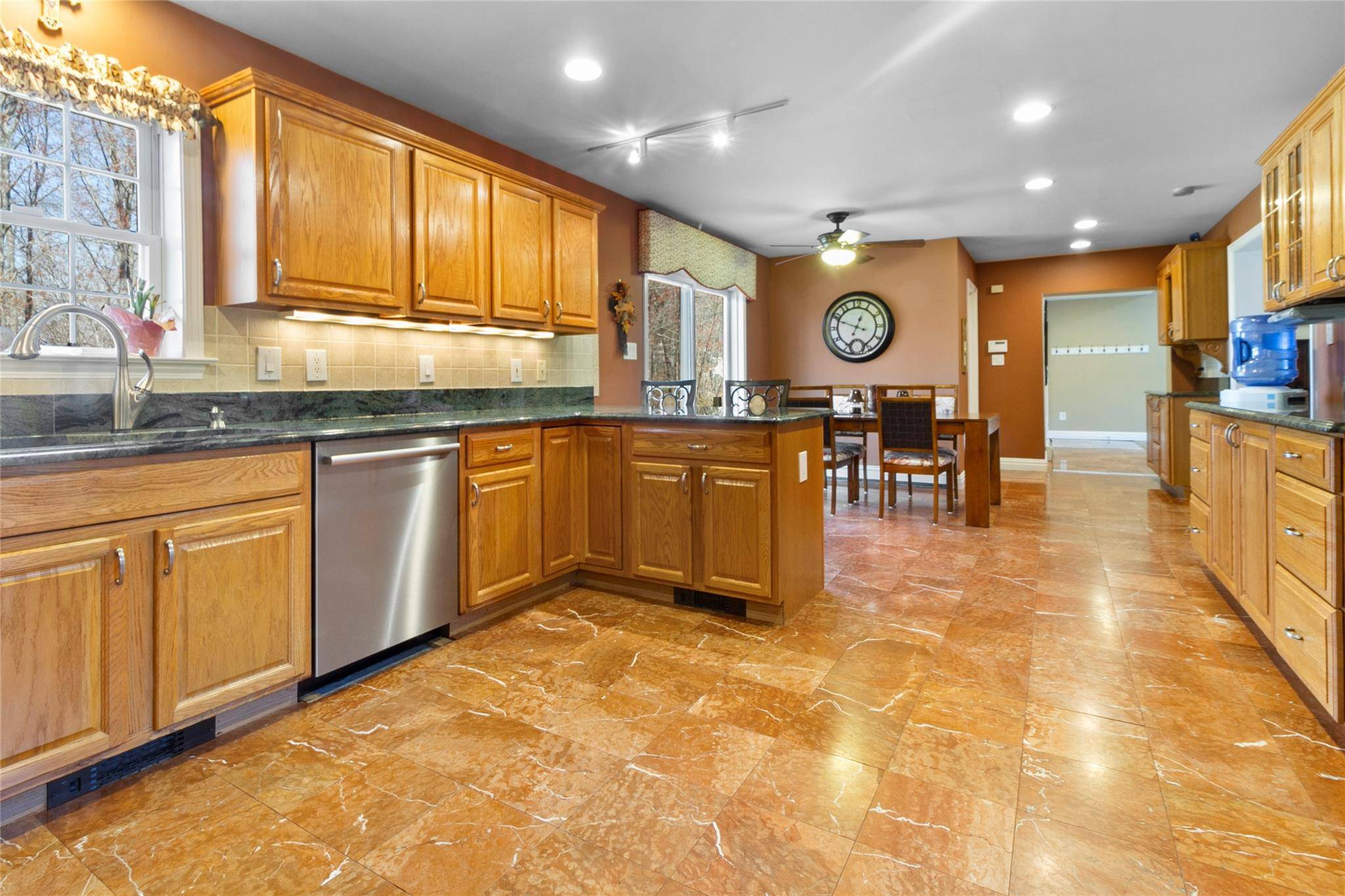 Carmel, NY 10512,31 Farm Lake CT