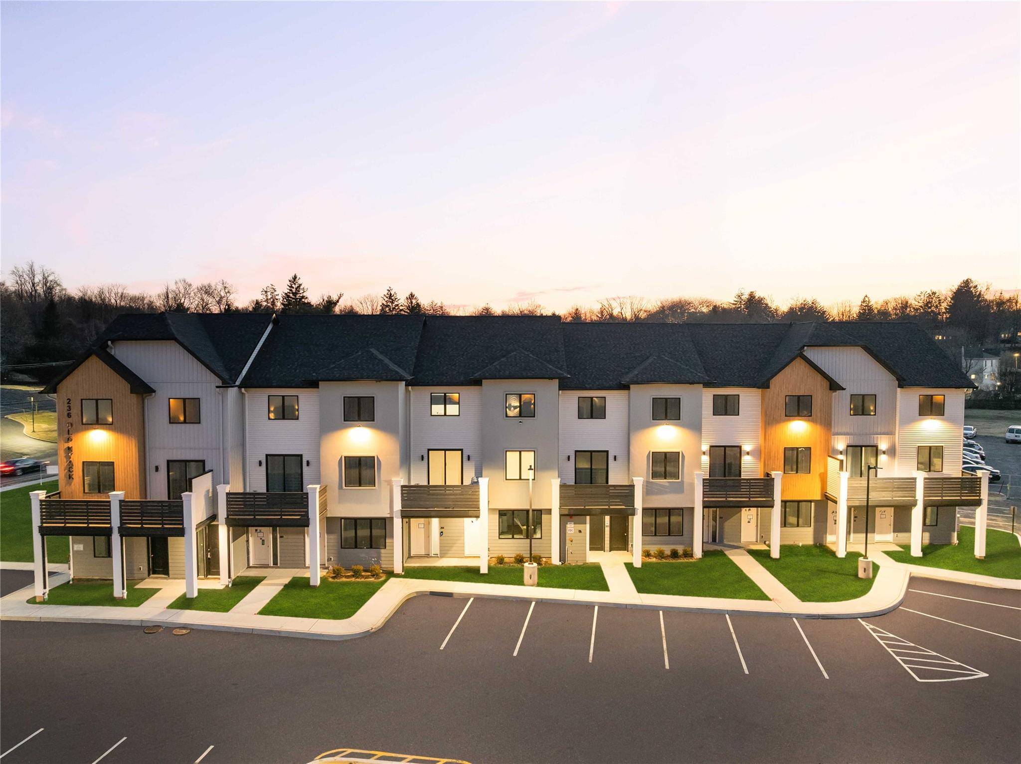 Spring Valley, NY 10977,232 Old Nyack TPKE #201