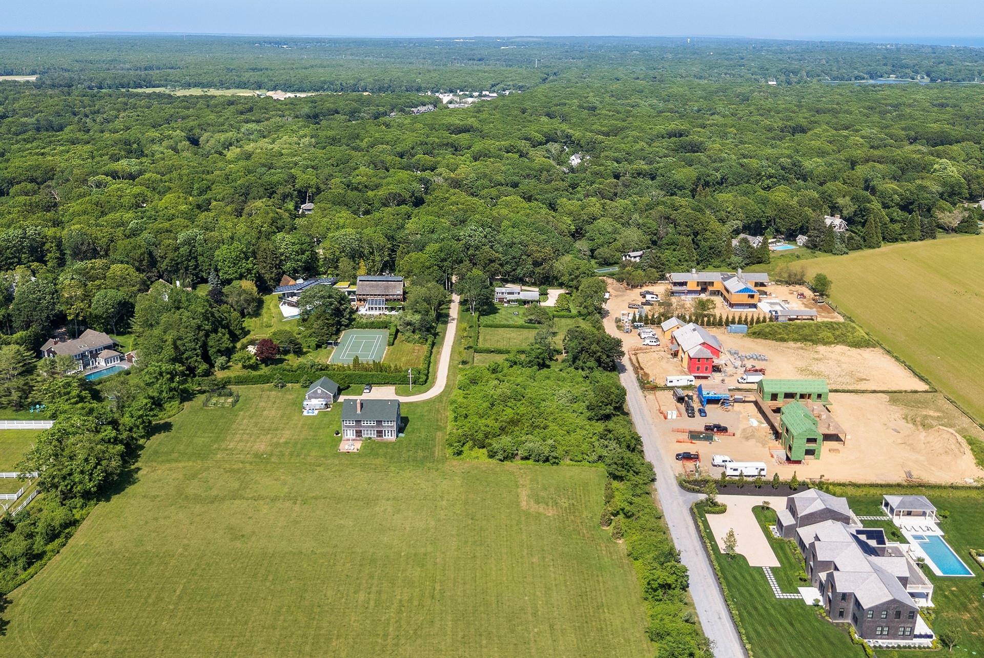 Wainscott, NY 11975,75 Wainscott Main