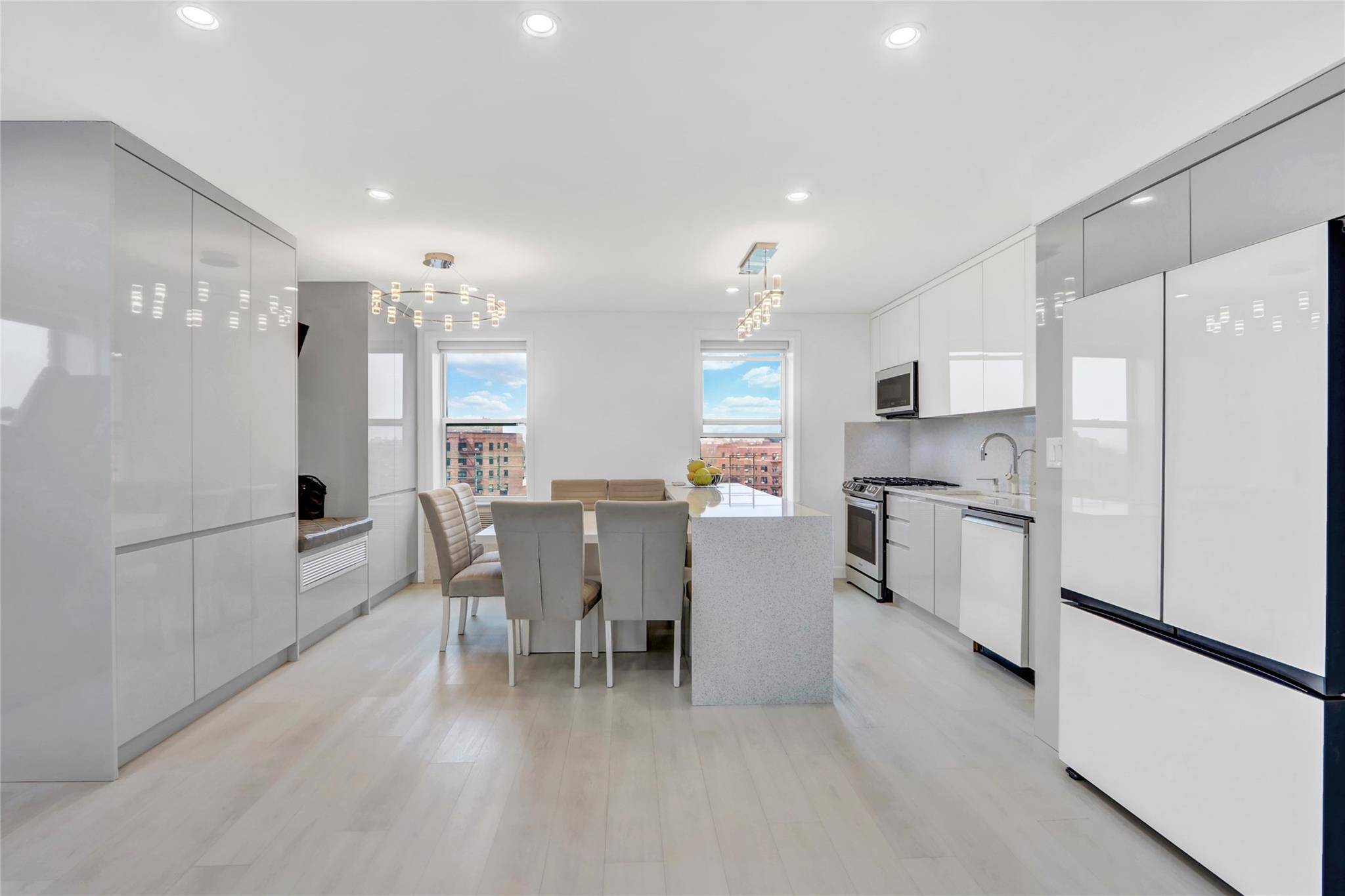 Forest Hills, NY 11375,100-25 Queens BLVD #7N