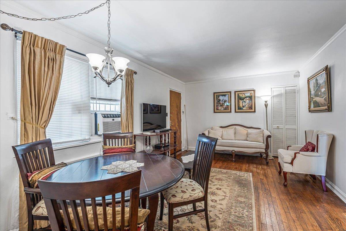 Rosedale, NY 11422,131-44 Laurelton Pkwy #Lower