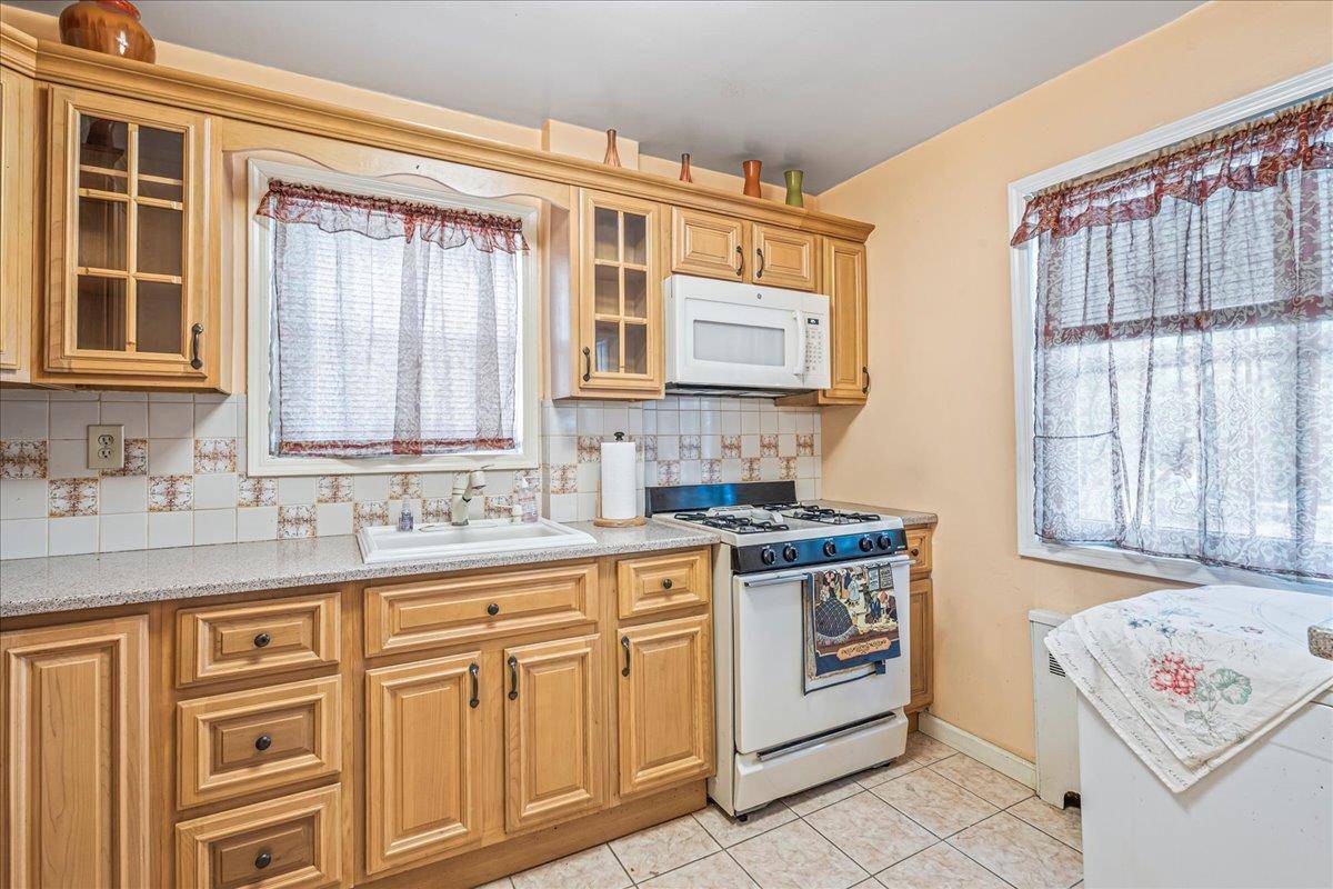 Rosedale, NY 11422,131-44 Laurelton Pkwy #Lower