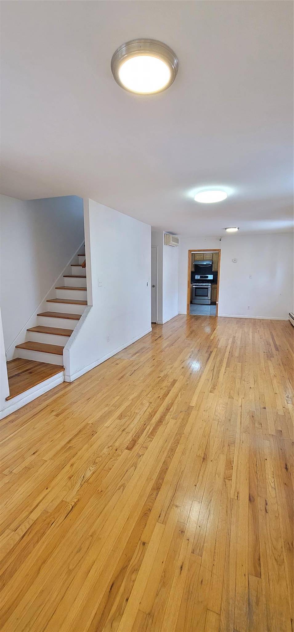 College Point, NY 11356,724 125th ST