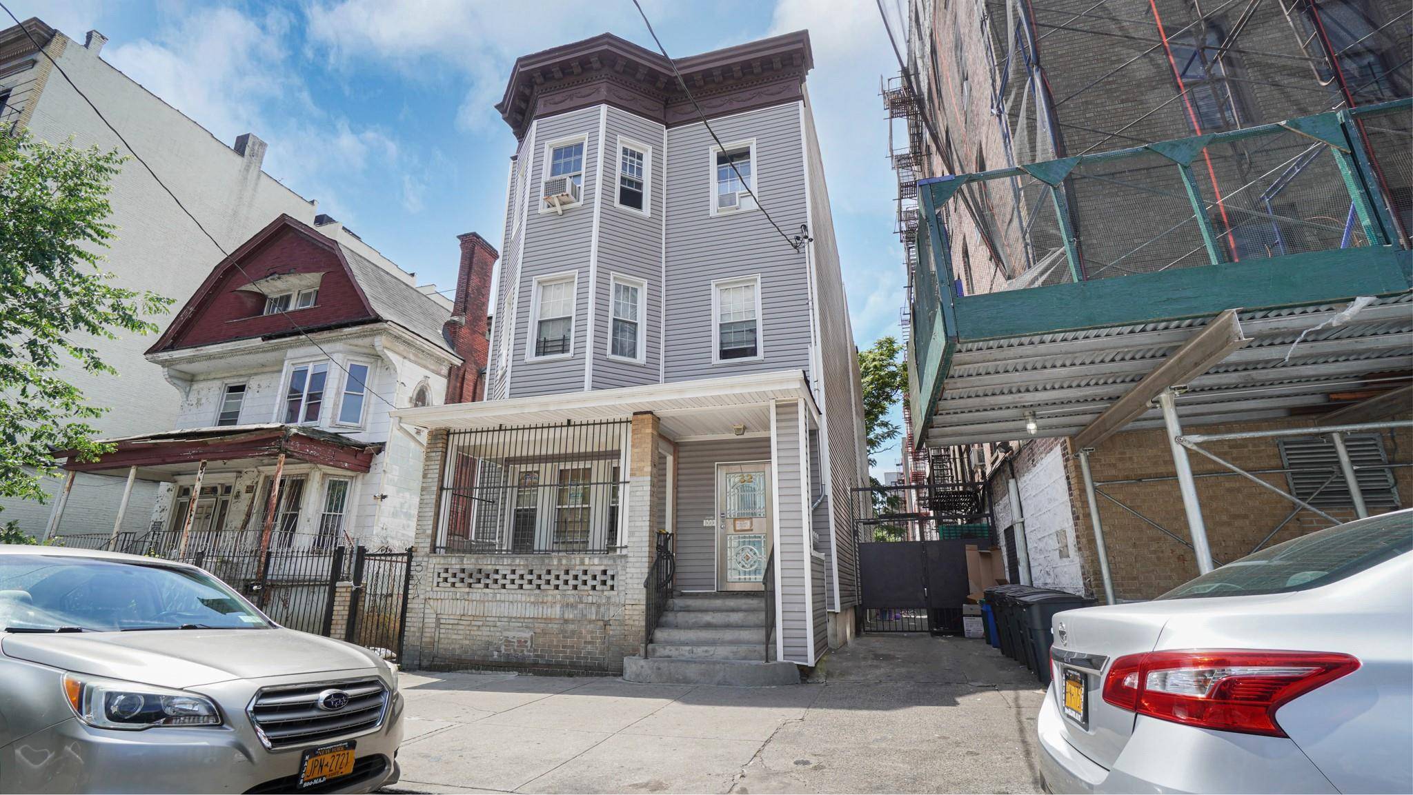 Bronx, NY 10468,32 North ST
