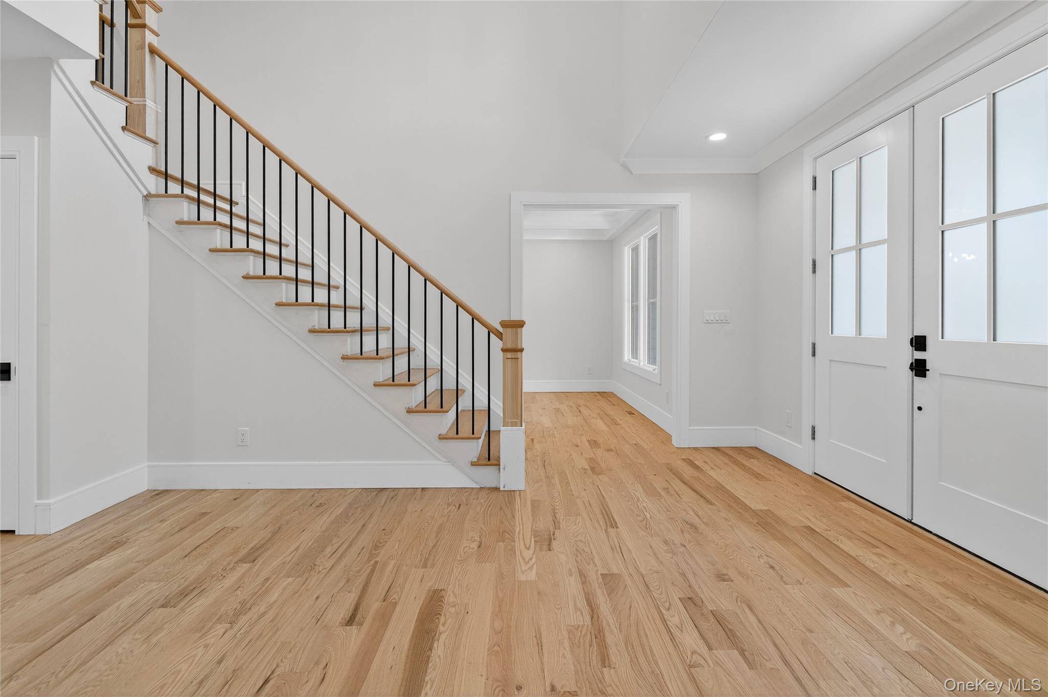 Syosset, NY 11791,12 School House LN