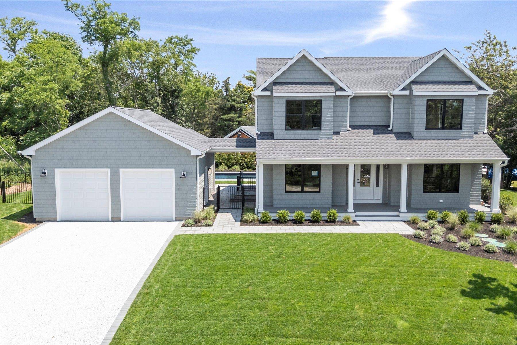 Mattituck, NY 11952,520 Zena RD