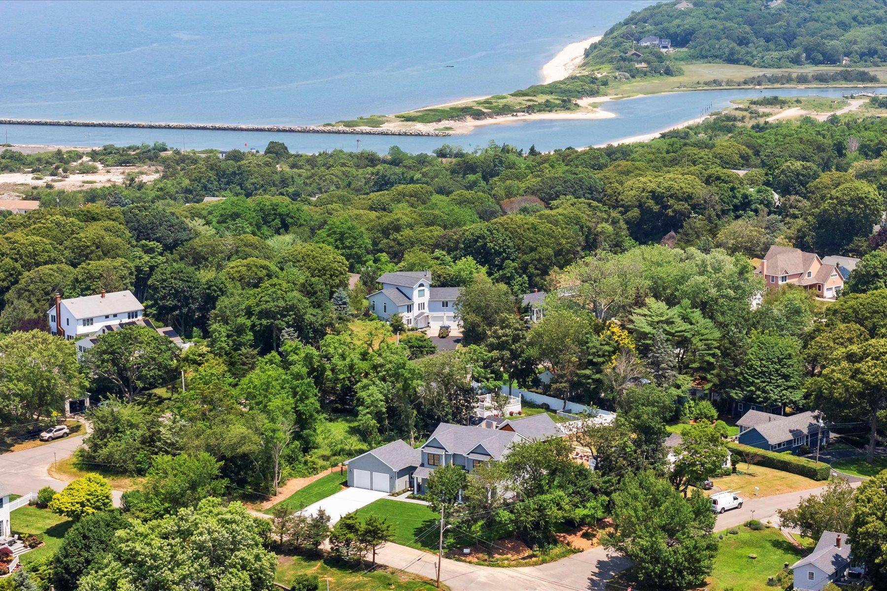 Mattituck, NY 11952,520 Zena RD