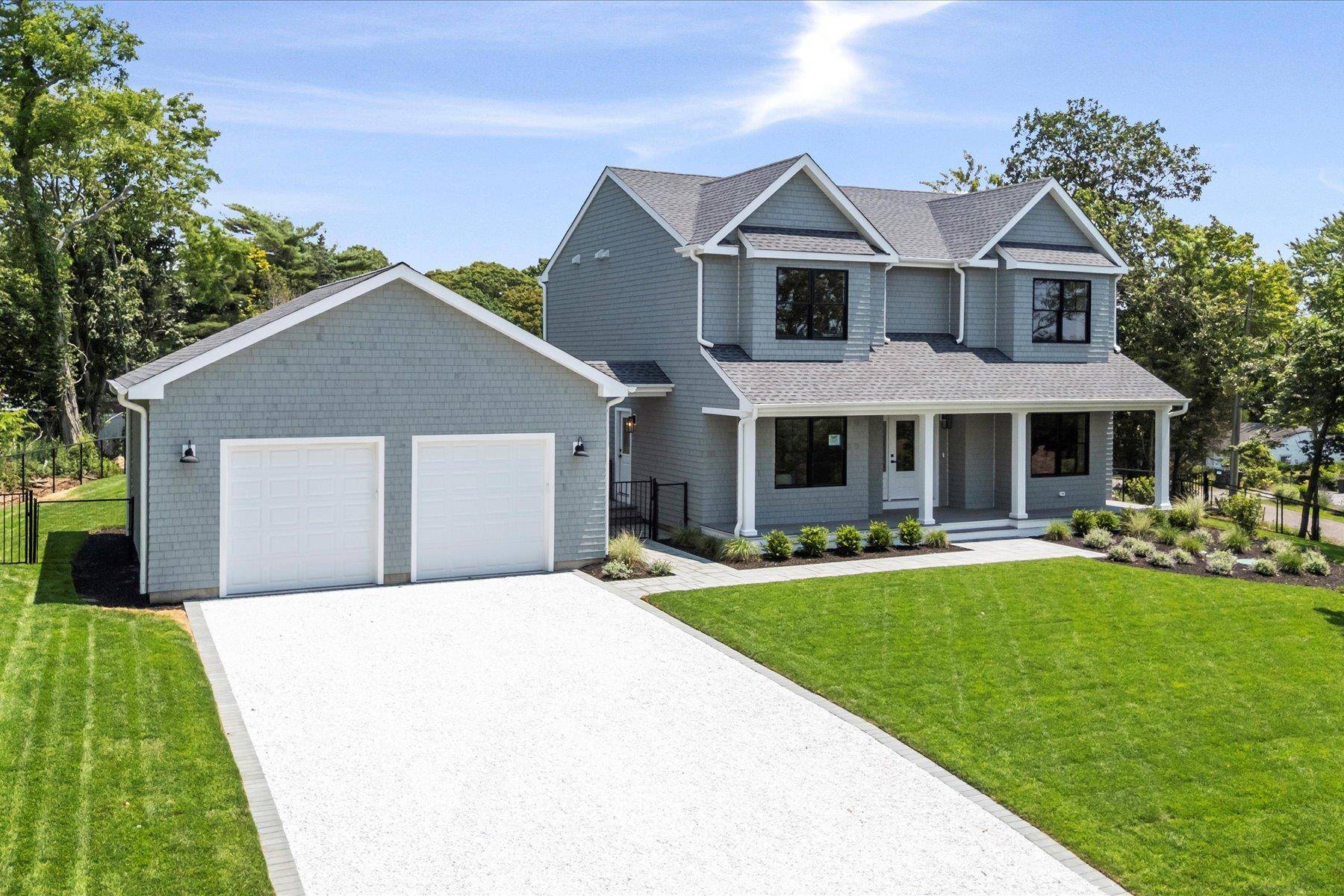 Mattituck, NY 11952,520 Zena RD