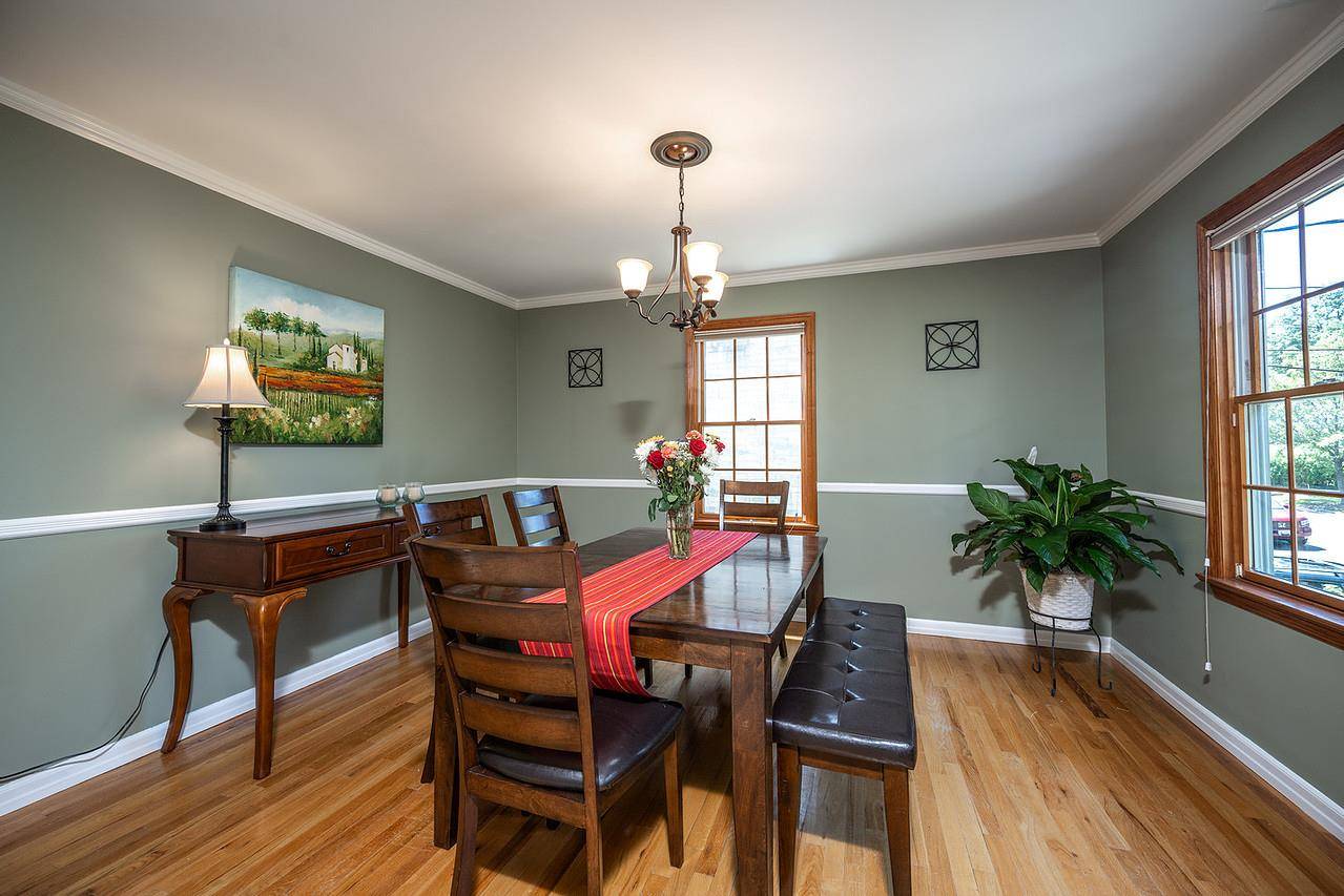 Tarrytown, NY 10591,84 Macarthur Lane